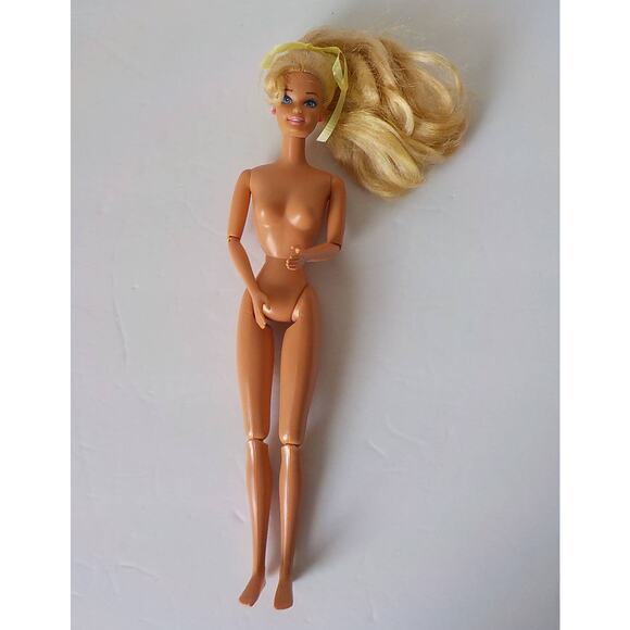 VTG 90s Barbie Doll 12" Twist Turn Articulated Pink Earrings Pjs1993 Mattel - Picture 2 of 8
